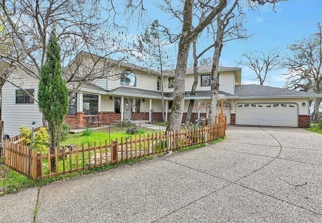 Building Photo - Large 4-bedroom Remodeled home in Lake Wildwood, Penn Valley, CA 95946