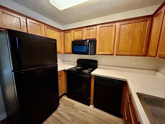 Photo - 219 Simba Way