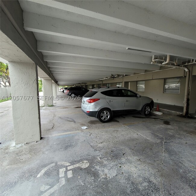 Photo - 5100 SW 41st St Unit 319