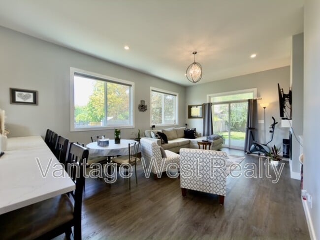 158 Cariboo Rd