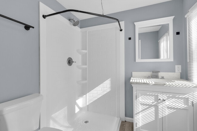 Photo - 522 Crawford St House