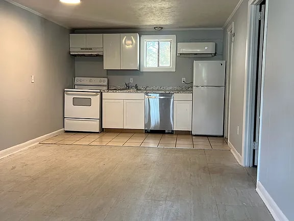 Photo - 4102 Seaview St