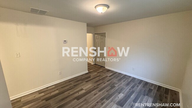 Photo - 288 Leath St