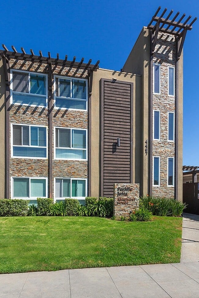 Elan Pacific Lofts