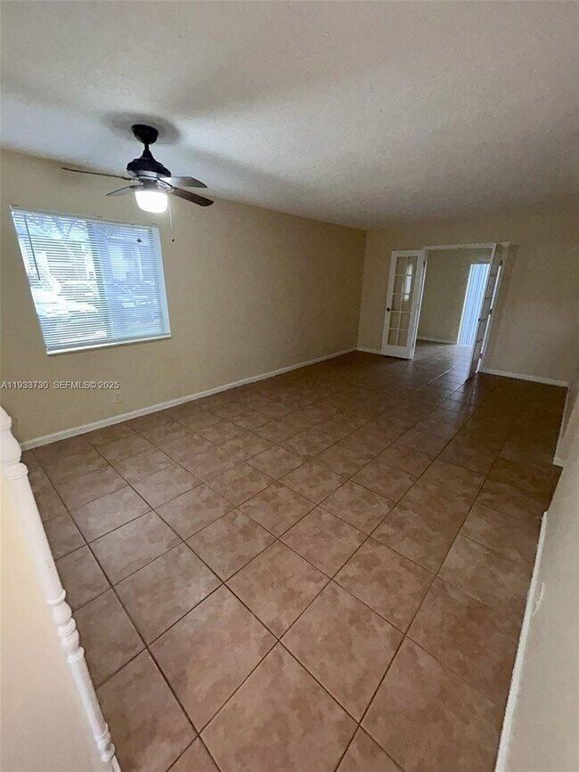 Photo - 8041 Southgate Blvd Unidad H1