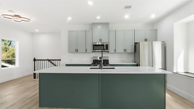 Photo - 1313 Knight St