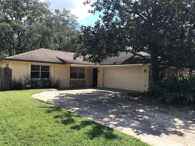 Building Photo - 307 Foxwood Dr Rental