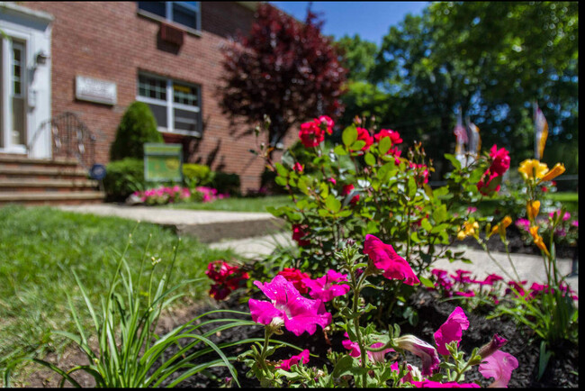 Plainfield Village - Plainfield Village Apartments