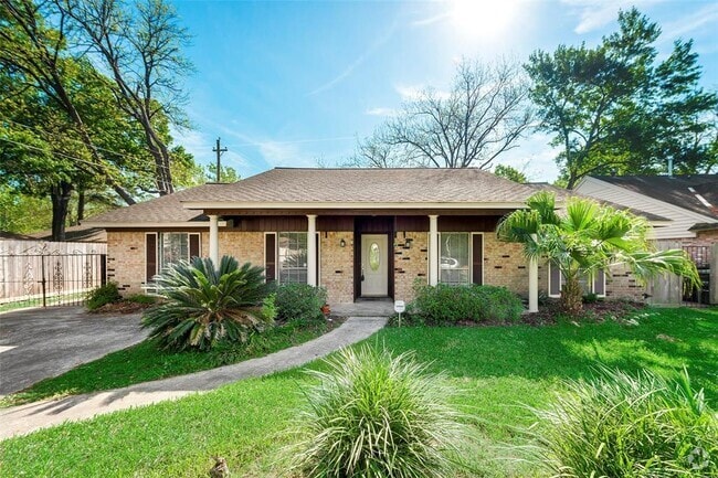 Building Photo - 6310 Ash Oak Dr Rental