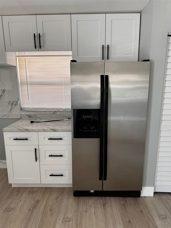 Photo - 141 W 6th St Unit C