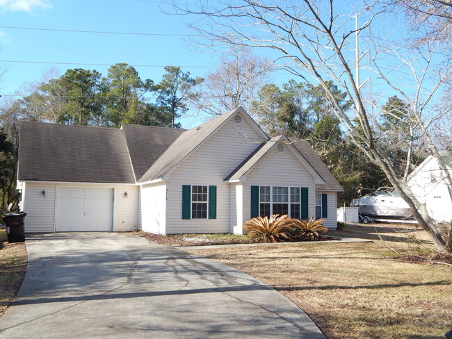 Photo - Adorable!! Centrally located on quiet Cul...