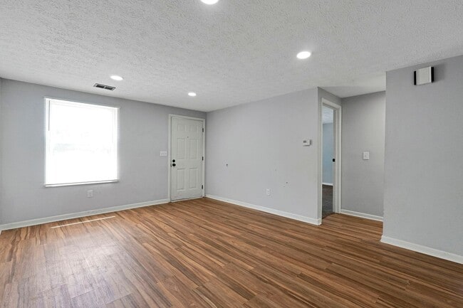 Photo - 859 Eliots Oak Rd