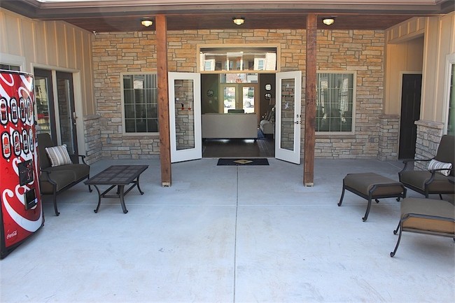 Pack Porch/Clubhouse