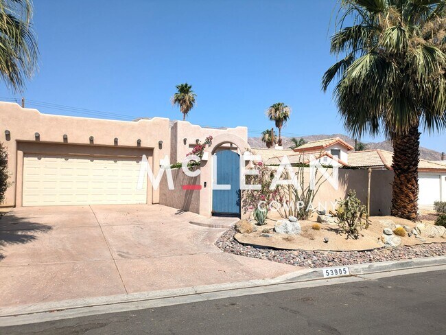 Building Photo - Classic 3 Bedroom Spanish Home with Pool -...