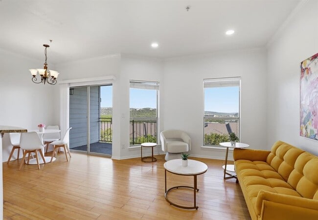 Building Photo - 6000 Shepherd Mountain Cove Unit 1810