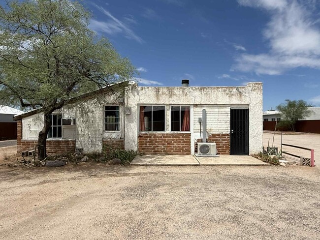 Building Photo - 320 N Warren Ave Rental