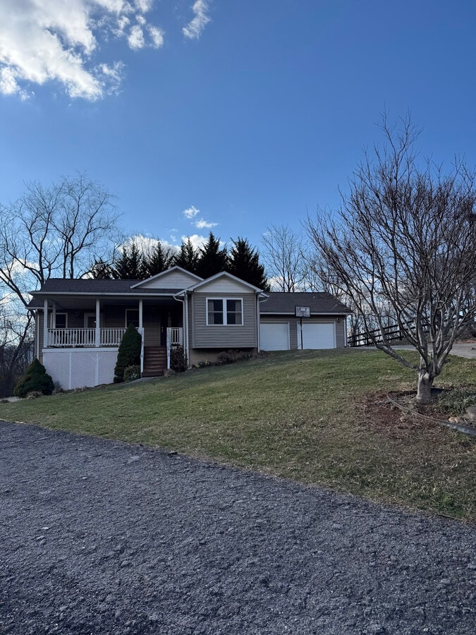 Photo - 74 Lockes Way