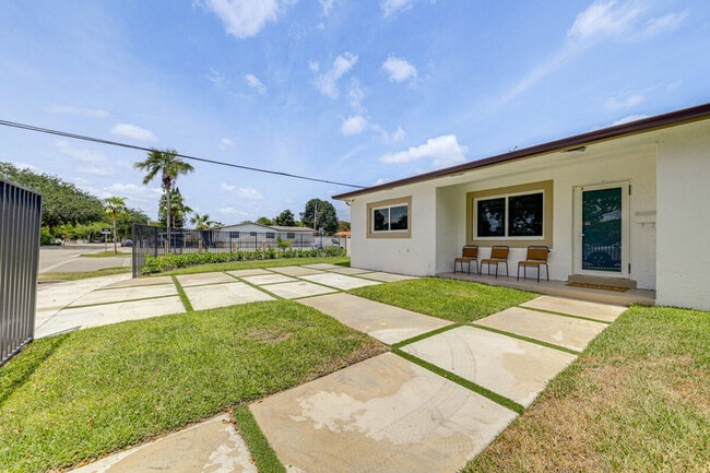 Photo - 1371 NW 131st St Unidad ID1307157P