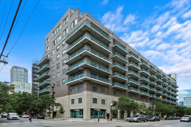 Photo - 910 W Madison St Condo Unit 801