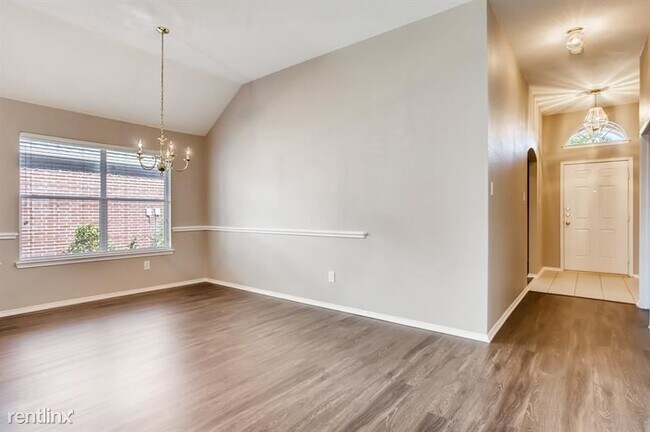 Photo - 3 br, 2 bath House - 9901 Glenshee Drive UNIT