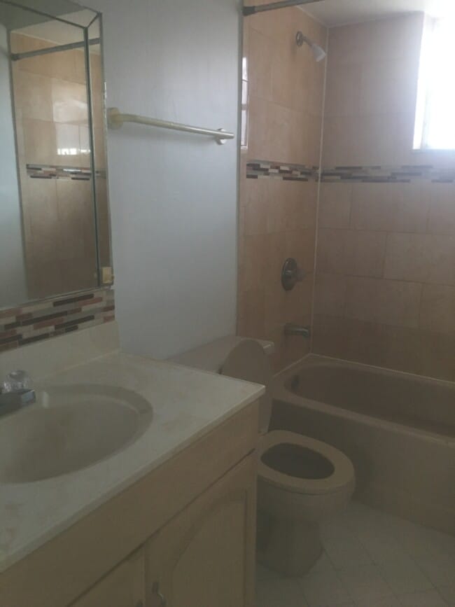 Photo - 890 W 39th Pl