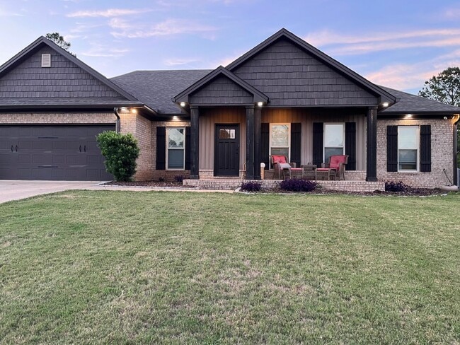 Building Photo - Wetumpka Home