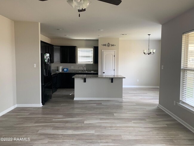 Photo - 201 St Caillin St