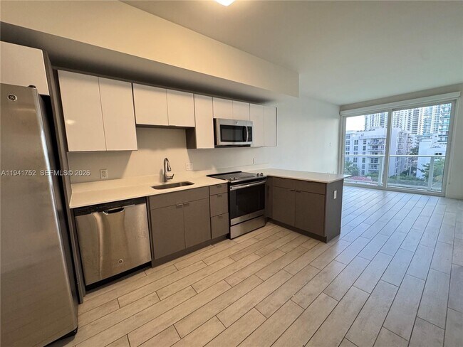 Photo - 321 NE 26th St Unidad 615