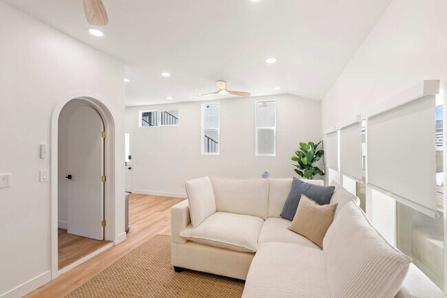 362 Gravilla St Unit SI ID1625731P