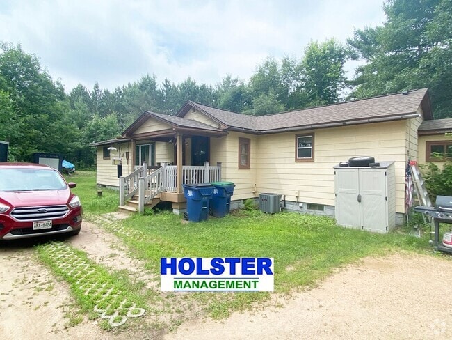 Building Photo - 3-bedroom Home on Private Country Lot with...