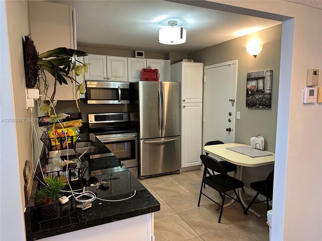 Photo - 427 Golden Isles Dr Unit 14E