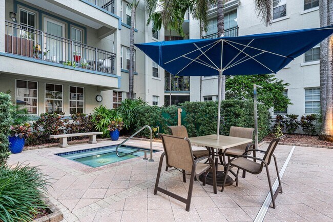 533 NE 3rd Ave Unidad 541