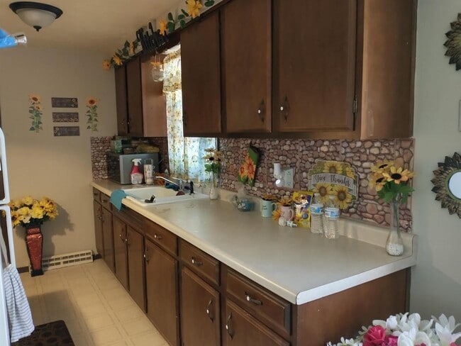 Photo - 210 Deschane Pl