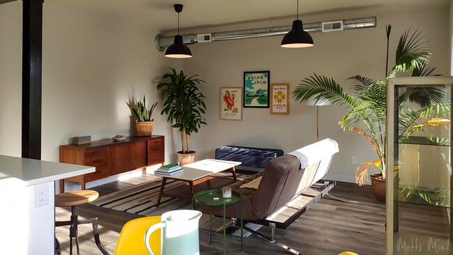 2BR, 1BA - 800SF, Living Room