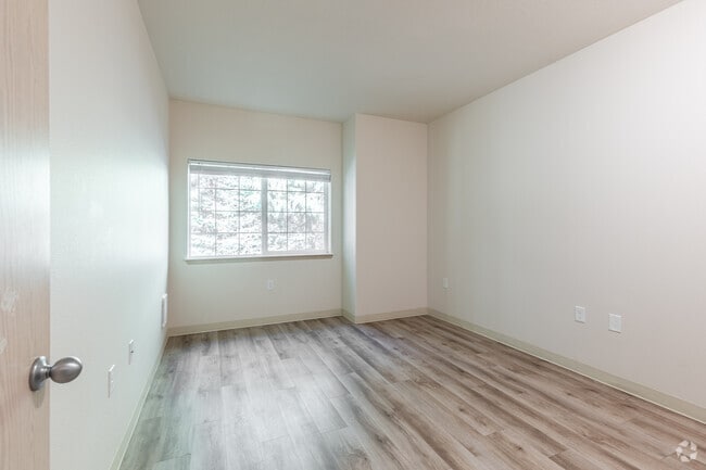 2BR, 1BA - 1021SF - Primary Bedroom