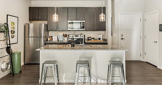 Kitchen-01-Stadium-Apartments-Fort-Collins-CO-12