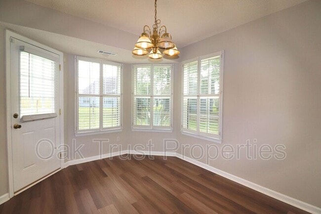 Photo - 294 Hastings Dr