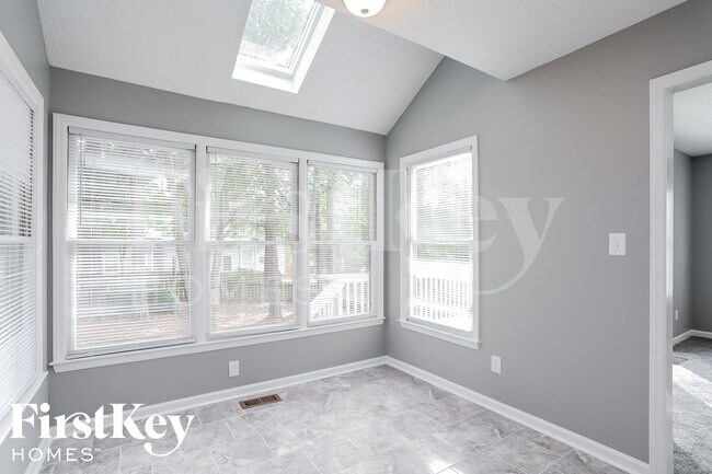 Photo - 4905 Chimney Springs Dr