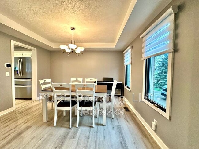 Photo - 4909 N 142nd St