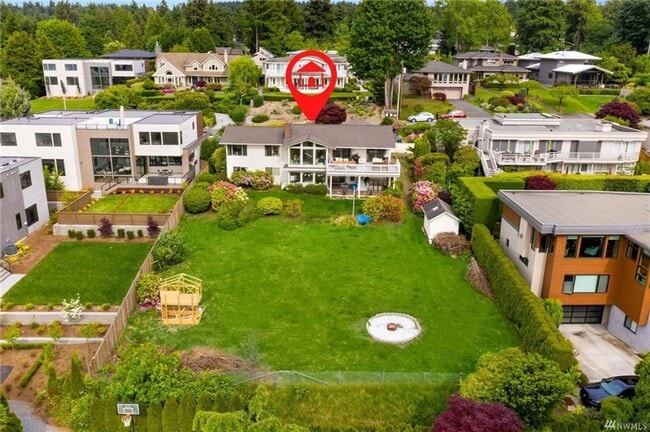 Photo - 4 Bed 2.5 Bath Kirkland - Lake WA Schools