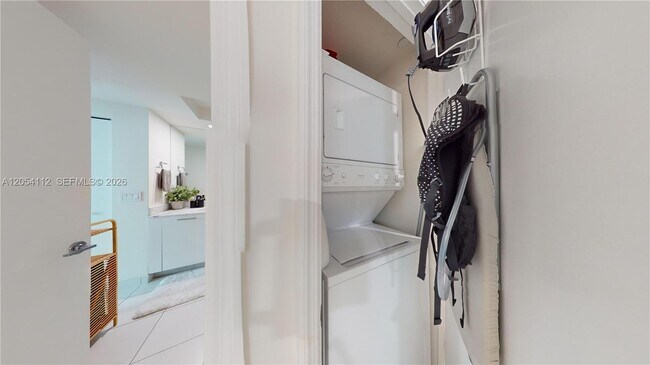Photo - 500 Brickell Ave Unit 2610