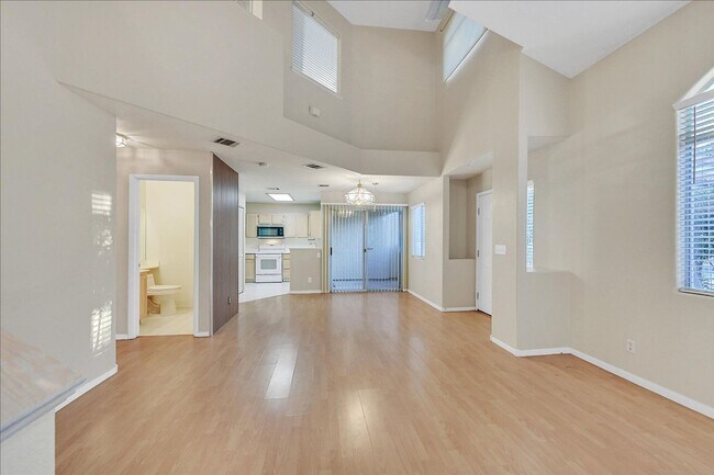 Photo - 2 Bedroom, 2 1/2 bath Townhome