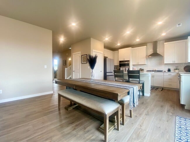 Photo - Modern Bonney Lake Home w/ AC  **SHORT TERM LEASE **