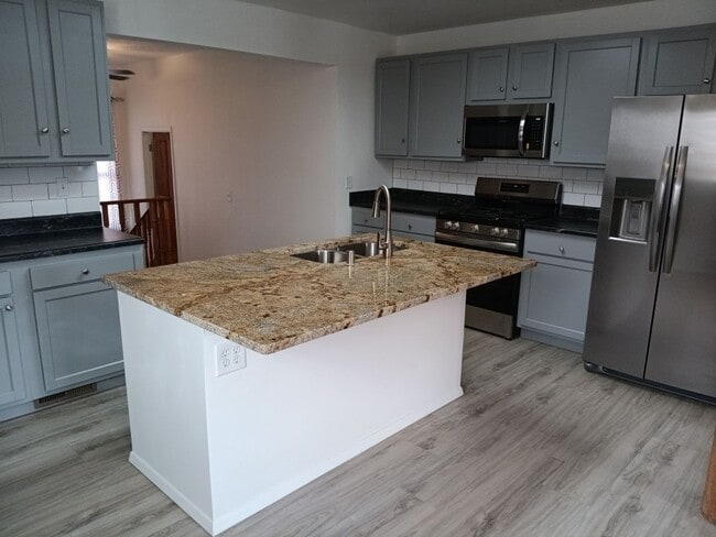 Photo - Charming 3-bedroom, 2-bathroom! Showings available NOW! New appliances! SPECIAL!!
