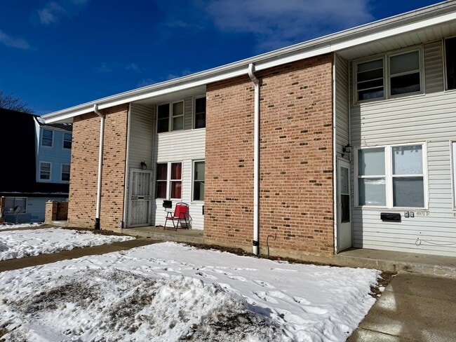 Photo - 8970 N 95th St