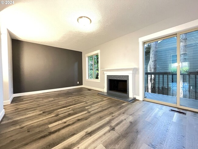 Building Photo - 7835 SE 92nd Ave Unit 92nd  #5