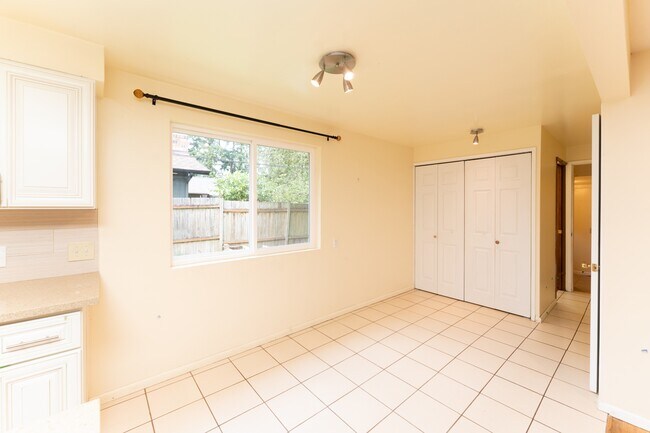 Photo - 804 NE 123rd St