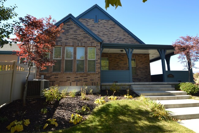 Photo - Stunning 6 bedroom 3 bathroom home in Daybreak South Jordan!!!