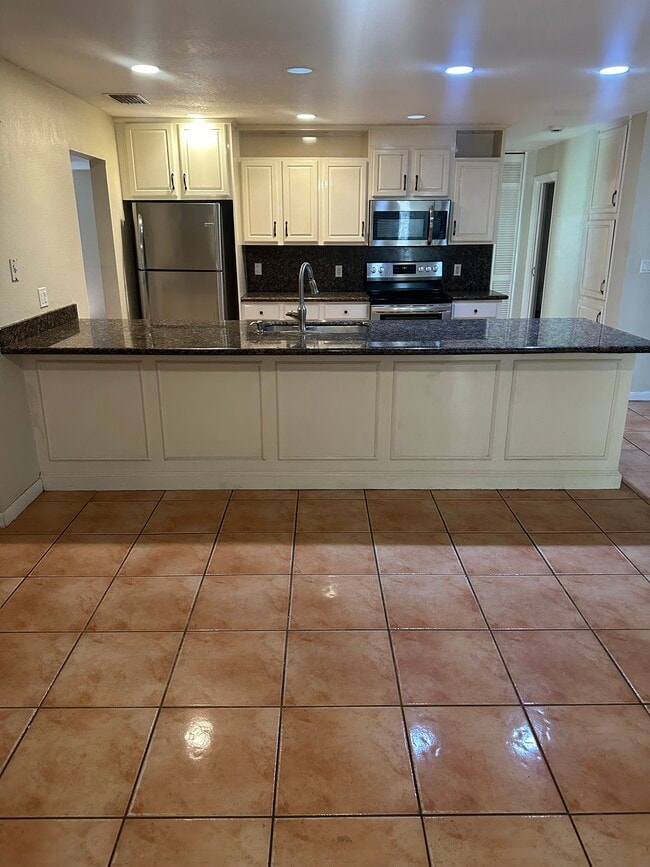 Photo - 11201 NW 33rd St