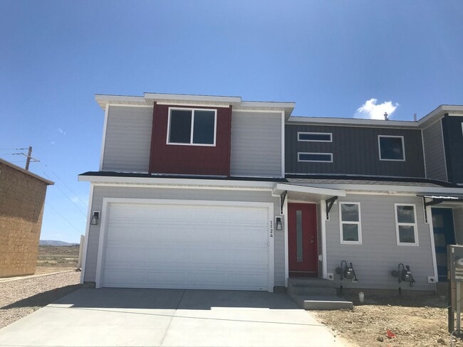 Building Photo - 1124 Tulip Dr